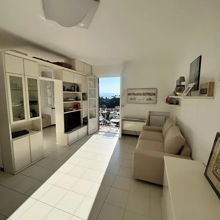 Sea-view With Balcony & Free Private Parking, كامولّي