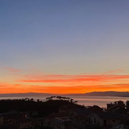 Sea-view With Balcony & Free Private Parking, Apartamento Camogli