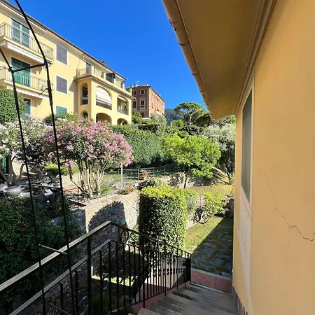 Appartamento Sea-view With Balcony & Free Private Parking, Camogli